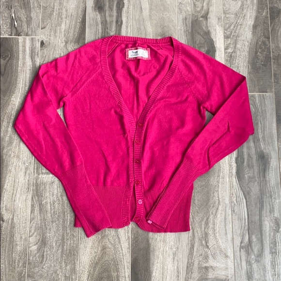 Garage Sweaters - Women’s Garage long sleeve cardigan Garage Sweaters - Women’s Garage long sleeve cardigan
